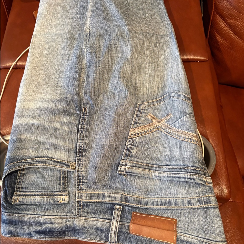 BKE Men's Light Wash Bootcut Jeans